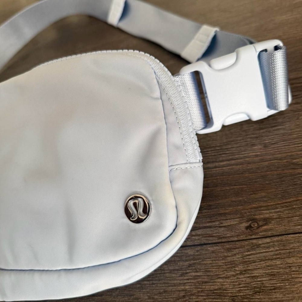 Lululemon Solid Everywhere Belt Bag - image 2